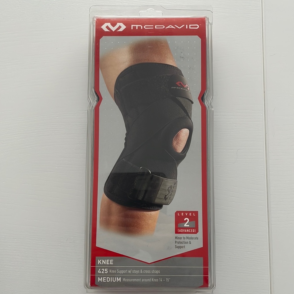 McDavid 425 Knee support w/stays & cross straps